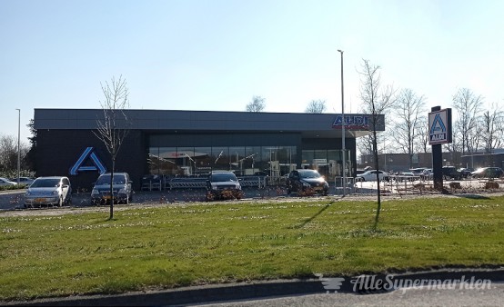 Hoofdingang van de Aldi Borger Buinerstraat