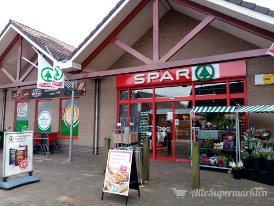 Hoofdingang van de SPAR Doornspijk Oude Hogeweg