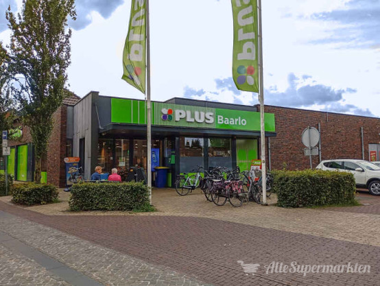 Hoofdingang van de PLUS Baarlo (LB) Grotestraat